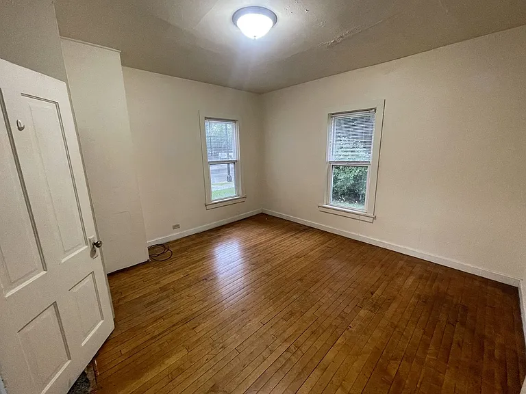 600 W Lincoln — Photo 14