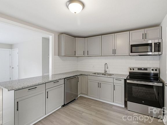 4th image of 2725 Thornton Rd
