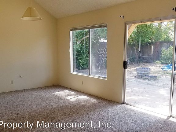 4th image of 1213 Laguna Ln