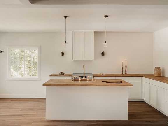 3rd image of 280 Berme Rd #270