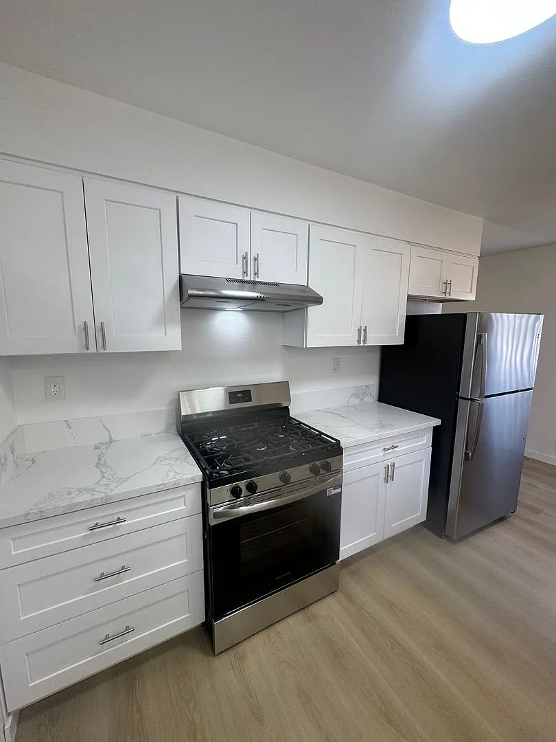 10541 Sycamore Ave — Photo 3