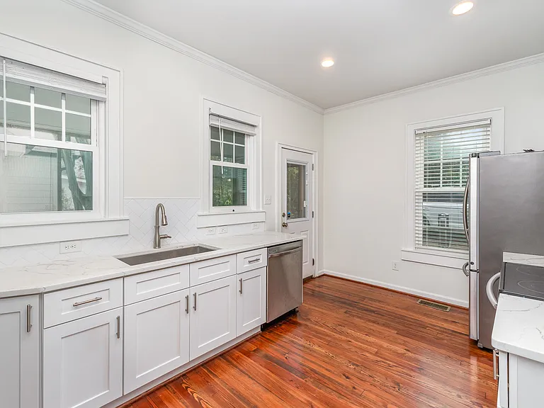 2110 Dartmouth Pl — Photo 13