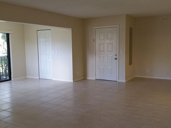 3rd image of 522 Shady Pine #D1