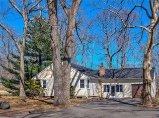 3 Parkside Ave, Miller Place, NY 11764