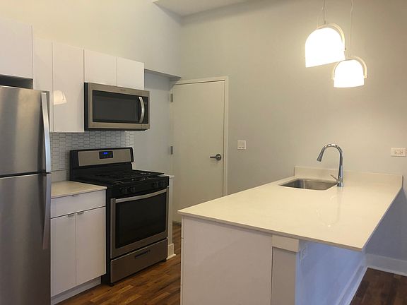 3rd image of 1801 S Throop St #303
