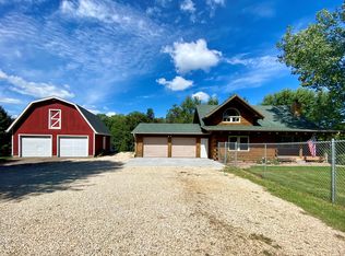 24556 Fairview Rd, Anamosa, IA 52205