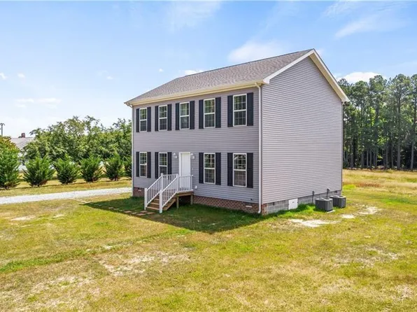 707 Lester St, Blackstone, VA 23824