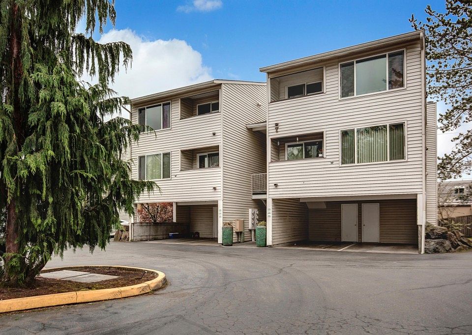 1st image of 20301 19th Ave NE APT 722