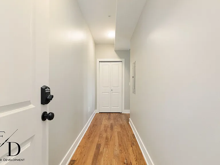 512 Spruce — Photo 5