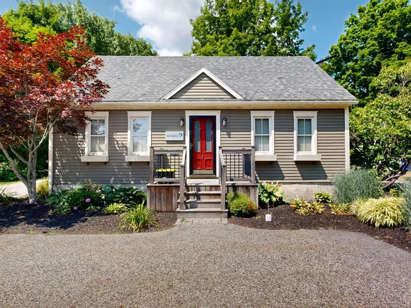 62 Main Street, Topsham, ME 04086