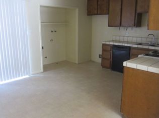 222 Stine Rd APT 11, Bakersfield, CA 93309