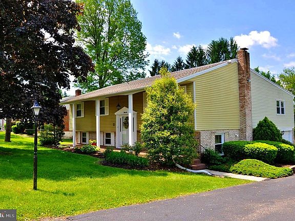 3rd image of 34 Covington Dr