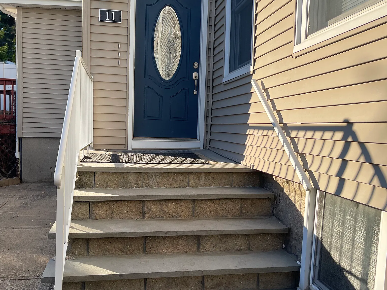 4 bed, $2,350 — Photo 2