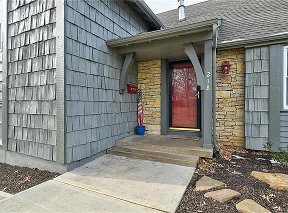 4th image of 218 Hillcrest Rd