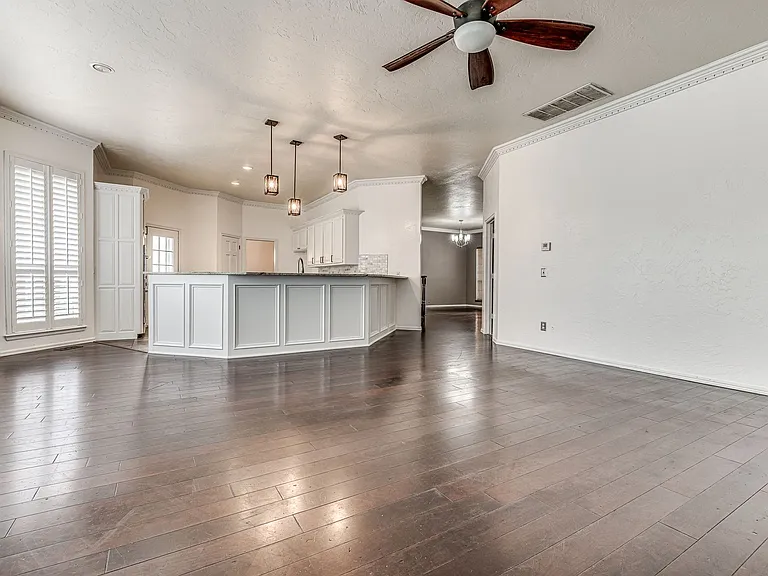 1104 Fox Lake Ln — Photo 11