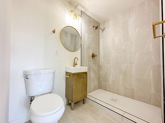 4th image of 5171 Naranja St