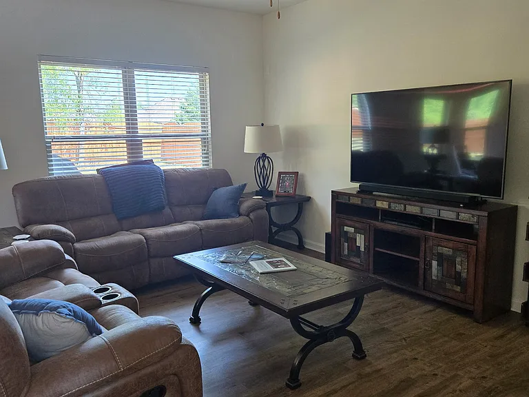 4655 Cabrini Pl — Photo 9