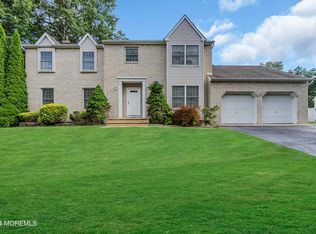 206 Superior Ct, Toms River, NJ
