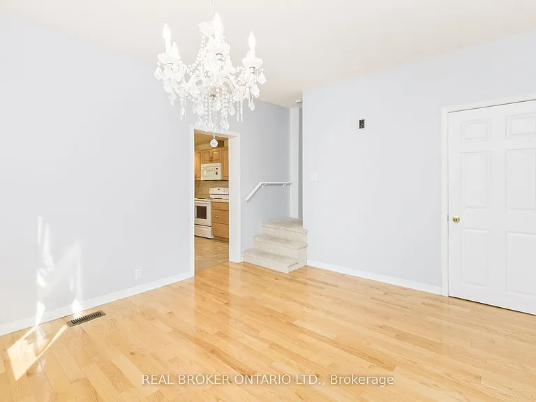 35 Victoria St — Photo 15