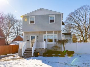 45 S Oregon Rd, West Babylon, NY 11704