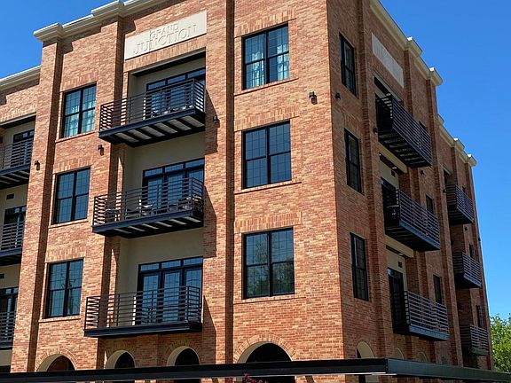 2nd image of 509 University Dr #306