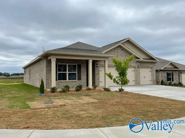 14162 Parliament Ct, Athens, AL 35613