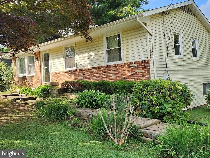 1st image of 6 Dorothy Ave