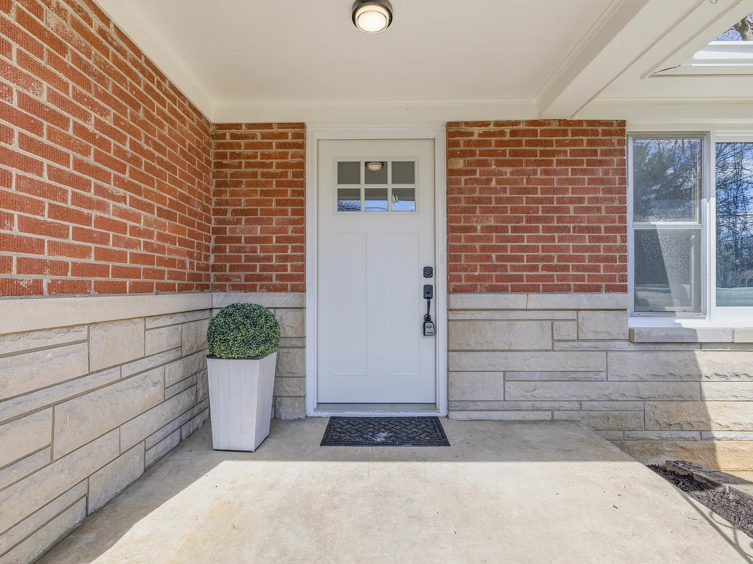 4 bed, 1552 sqft, $2,400 — Photo 4