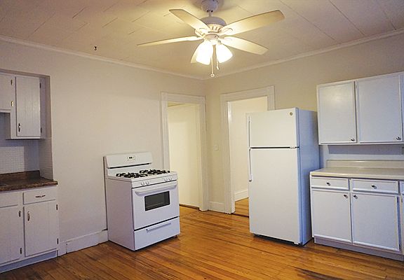 2nd image of 159 Brown St #4