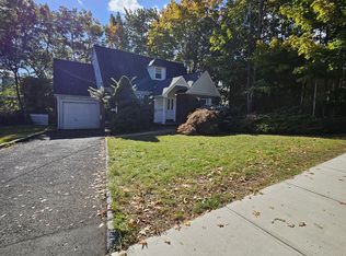 55 Rutgers Pl, River Edge, NJ 07661
