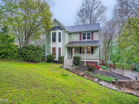 2nd image of 137 Aspen Ct