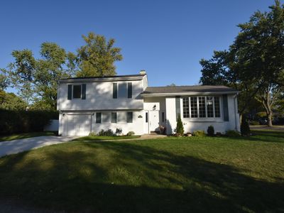 33 N Winston Dr, Palatine, IL, 60074