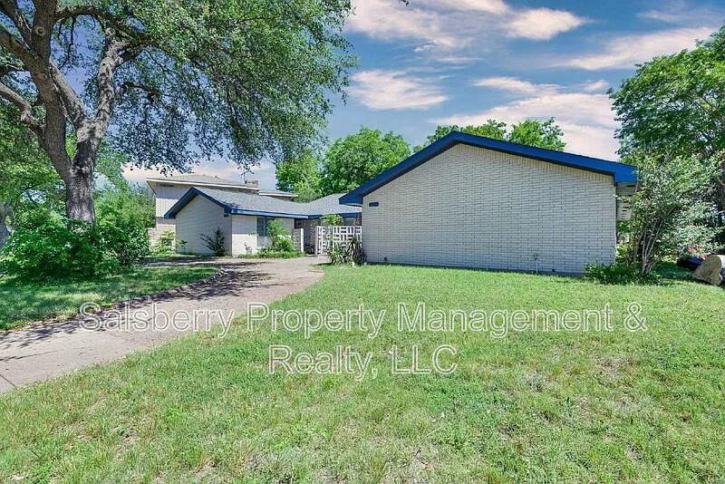 2 bed, 2.0 bath, 1400 sqft, $1,800 — Photo 3