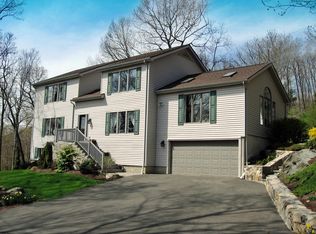 35 Shelley Rd, Bethel, CT 06801