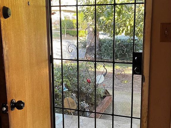 2nd image of 2308 Greenwood Dr