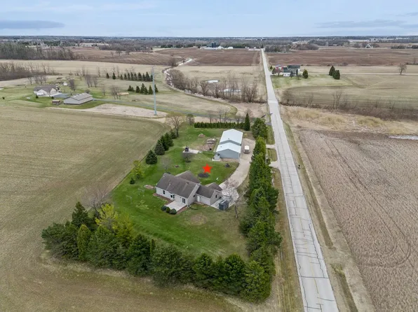 N8425 Meadowlark Rd, Sheboygan, WI 53083
