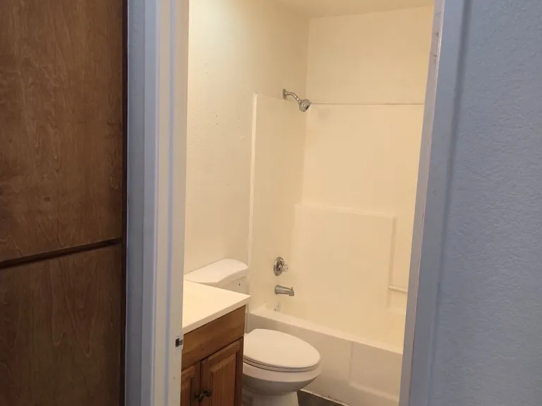 349 S Ashford Ave — Photo 9