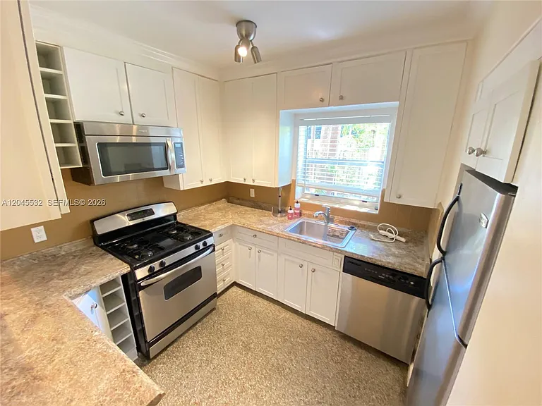 115 NE 14th Ave #1 — Photo 1