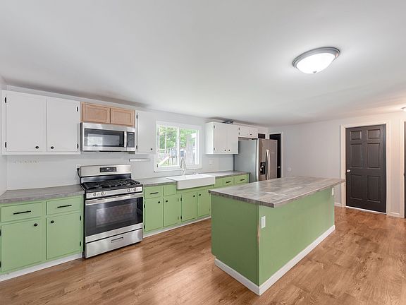 5th image of 2940 Elmwood St