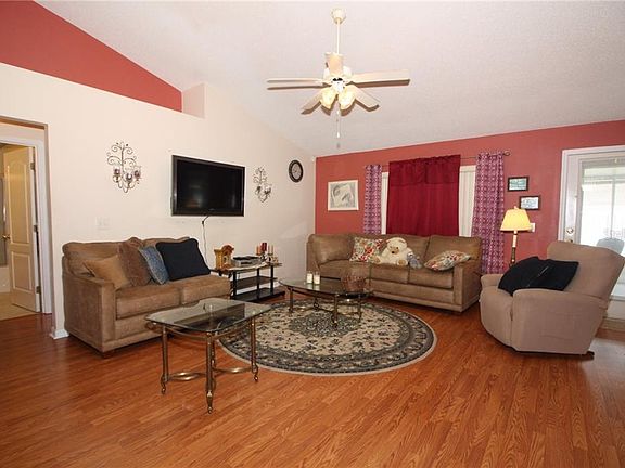 4th image of 122 Faulkner St