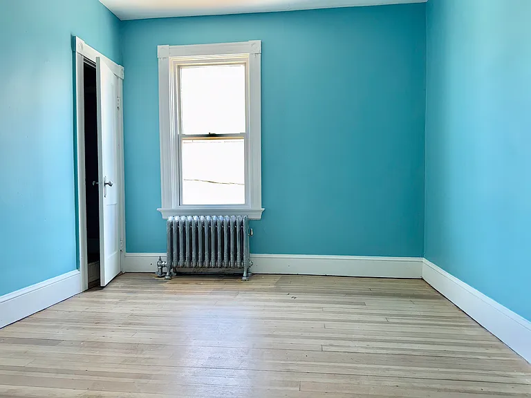550 Winter St #2 — Photo 12