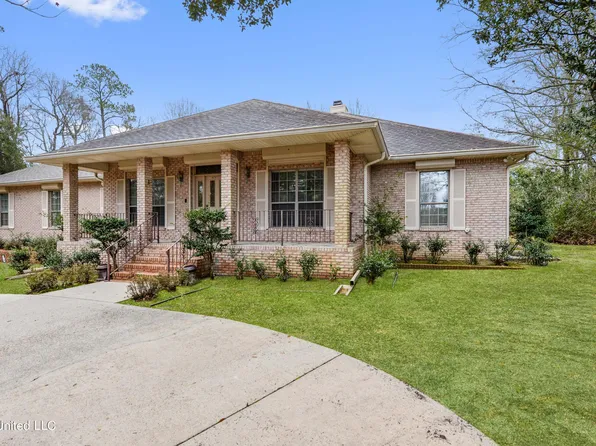 6612 Iolani Ct, Diamondhead, MS 39525