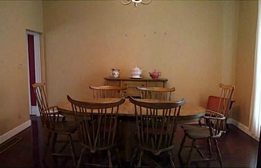 4th image of 40 S Chillicothe St