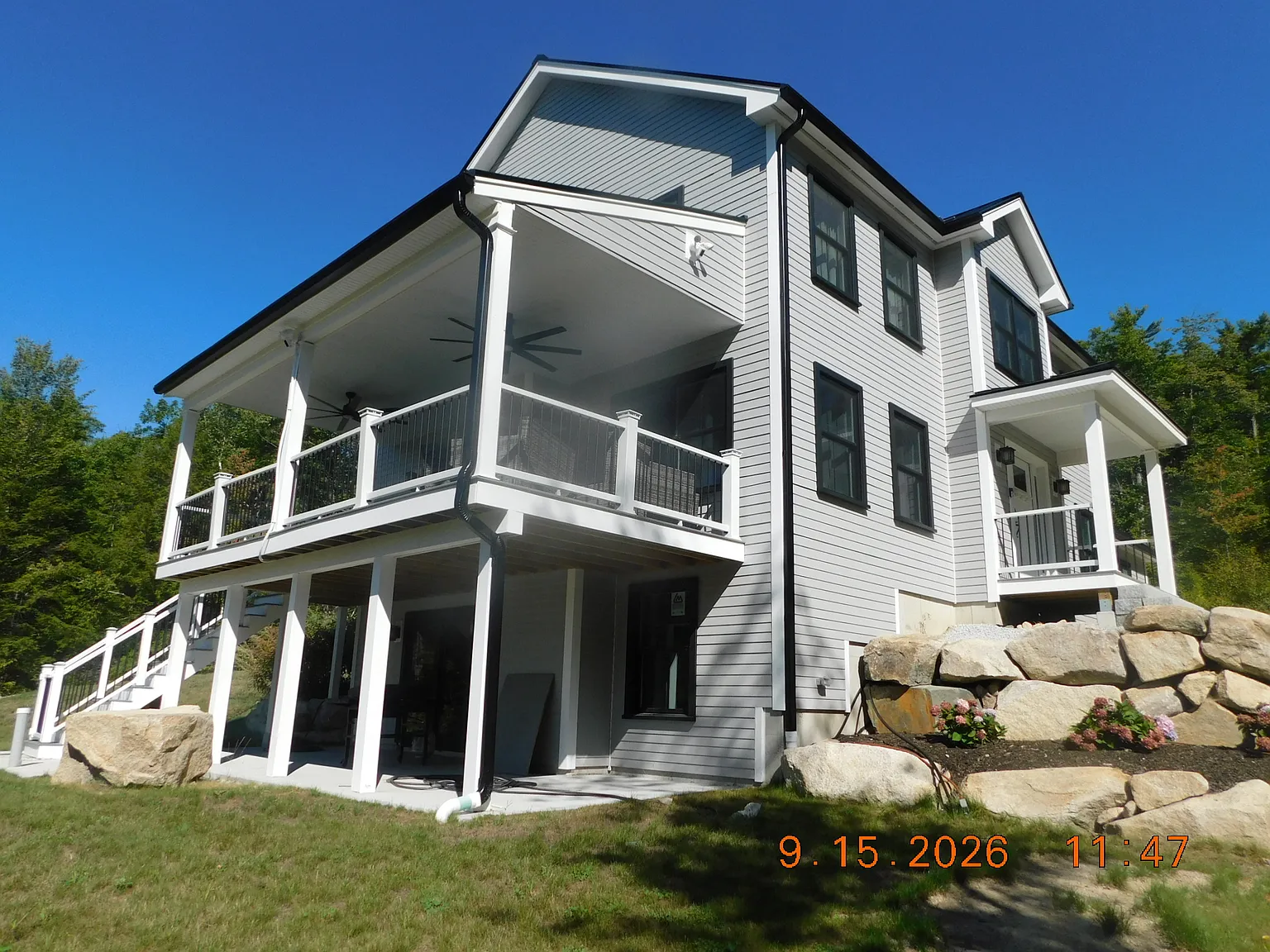 3 bed, 3.5 bath, 2320 sqft, $3,000 — Photo 1