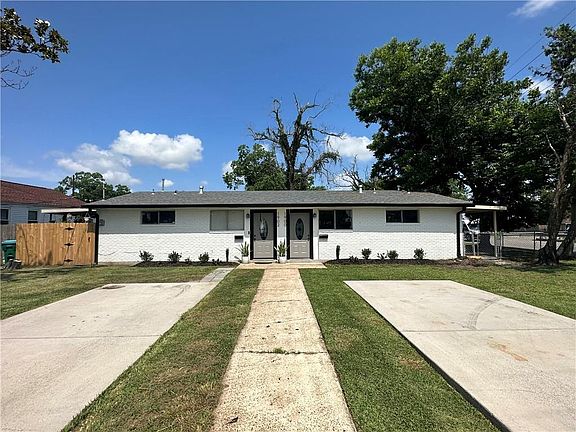 2nd image of 1900 Idaho Ave