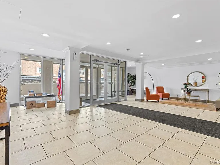 750 Shore Rd #2G — Photo 3