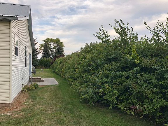 4th image of 9437 N 15th E