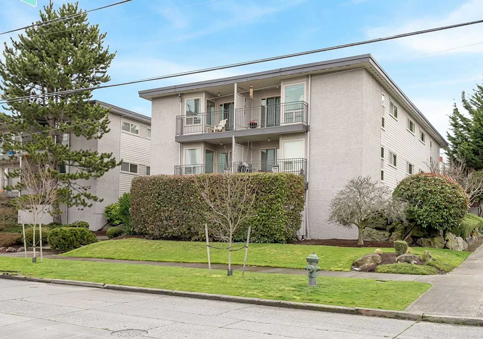 Beacon Hill Seattle 1-Bedroom Apartment for Rent | Private Balcony, Hardwood Floors & Light Rail ... — Photo 4