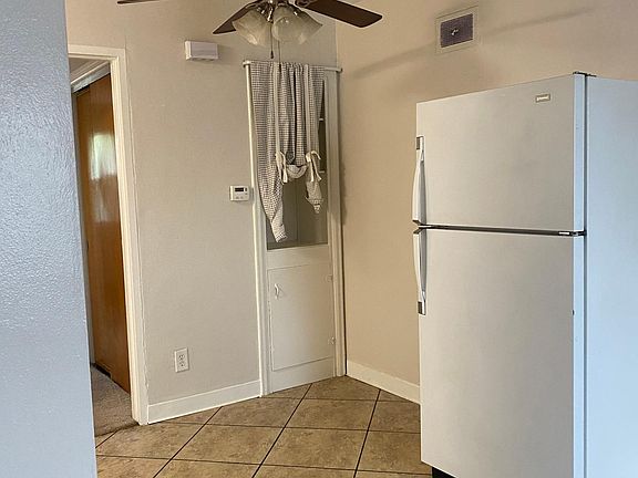 2nd image of 600 Hadley Ave APT 2
