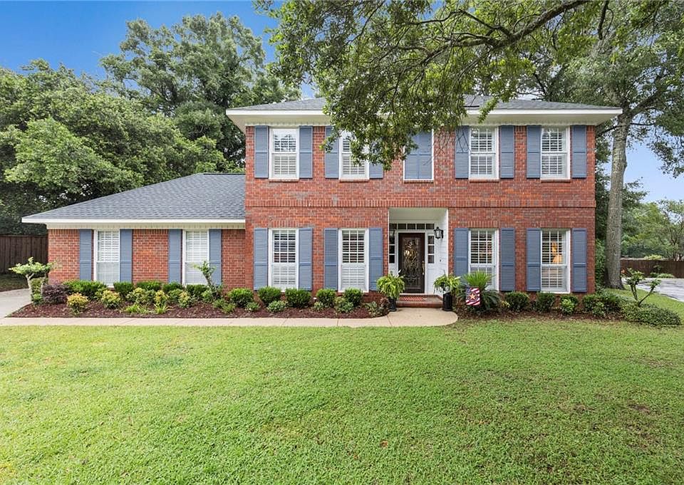 1st image of 6300 Hillcrest Oaks Dr